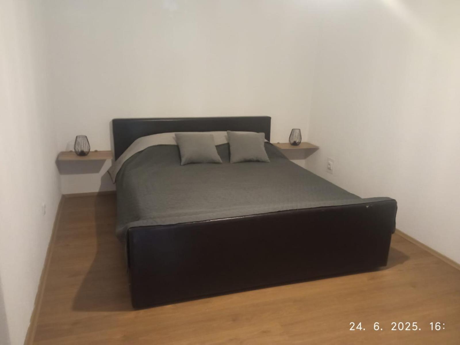 Dijana Appartement *